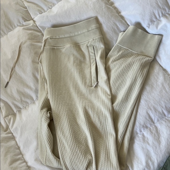 Lululemon Athletica women’s jogger 8 waffle knit - Picture 11 of 11
